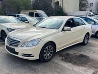 Gebraucht Mercedes E200 136 PS (100 kW) 2013 Hellelfenbein Limousine