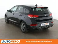 Gebraucht Hyundai i30 Intro Edition 110 PS (80 kW) 2020 Schwarz Limousine