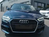 Gebraucht Audi A3 Sport 116 PS (85 kW) 2018 Blau Limousine