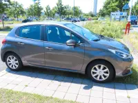 Gebraucht Peugeot 208 Style 83 PS (61 kW) 2018 Grau Kleinwagen