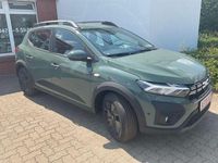 Neu Dacia Sandero Expression 91 PS (66 kW) 2025 Grün Kleinwagen