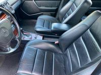 Gebraucht Mercedes E320 Classic 220 PS (161 kW) 1992 Grün Kombi