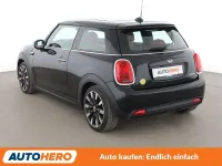 Gebraucht Mini Cooper SE 135 kW (184 PS) 2023 Schwarz Kleinwagen