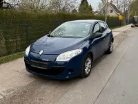Gebraucht Renault Mégane 101 PS (74 kW) 2011 Blau Kleinwagen