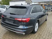 Gebraucht Audi A4 Advanced 163 PS (119 kW) 2022 Grau Kombi