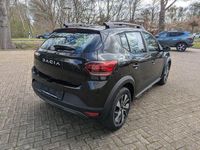 Neu Dacia Sandero Expression 101 PS (74 kW) 2026 Schwarz Limousine