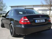 Second-hand Mercedes E200 Classic 122 CP (89 kW) 2005 Negru Berlinǎ