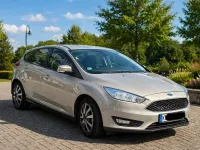 Usata Ford Focus 120 CV (88 kW) 2015 Oro Utilitaria