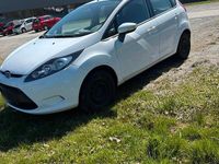 Gebraucht Ford Fiesta 80 PS (58 kW) 2009 Weiß Kleinwagen