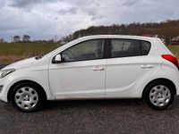 Gebraucht Hyundai i20 90 PS (66 kW) 2014 Weiß Kleinwagen