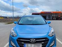 Gebraucht Hyundai i30 120 PS (88 kW) 2015 Blau Kombi