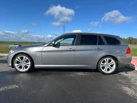 Gebraucht BMW 320 140 PS (102 kW) 2009 Grau Kombi