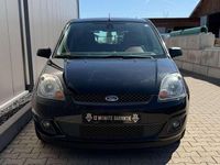 Gebraucht Ford Fiesta Trend 69 PS (50 kW) 2006 Pantherschwarz metallic Kleinwagen