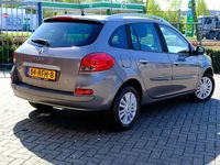 Gebraucht Renault Clio II Collection 103 PS (75 kW) 2011 Grau Kombi