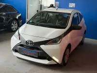 Używany Toyota Aygo 69 KM (50 kW) 2016 Biały Hatchback