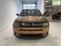 Neu Fiat Grande Panda Icon 110 PS (80 kW) 2025 724 luna bronze Kleinwagen