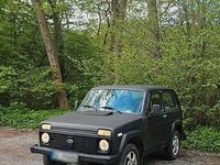 Second-hand Lada niva 83 CP (61 kW) 2014 Negru SUV
