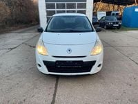 Gebraucht Renault Clio II Expression 68 PS (50 kW) 2010 Weiß Limousine