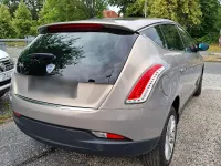 Usata Lancia Delta 120 CV (88 kW) 2009 Oro Utilitaria