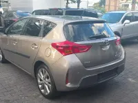 Gebraucht Toyota Auris Hybrid 99 PS (72 kW) 2013 Grau Limousine