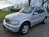 Gebraucht Mercedes ML270 163 PS (119 kW) 2003 Silber SUV