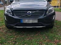Second-hand Volvo XC60 190 CP (139 kW) 2016 Negru SUV