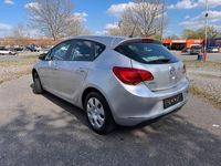 Usata Opel Astra 101 CV (74 kW) 2015 Argento Berlina