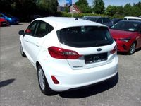 Gebraucht Ford Fiesta Cool & Connect 101 PS (74 kW) 2018 Weiß Kleinwagen