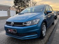 Gebraucht VW Touran Trendline 110 PS (80 kW) 2018 Blau Van / Kleinbus