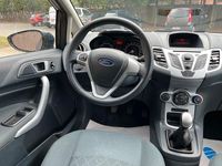 Gebraucht Ford Fiesta Trend 60 PS (44 kW) 2012 Blau Kleinwagen