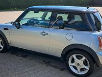 Begagnad Mini ONE 2002 Silver Halvkombi