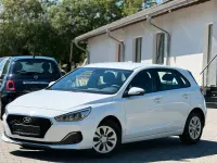 Gebraucht Hyundai i30 Select 99 PS (72 kW) 2019 Weiß Limousine