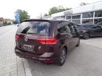 Gebraucht VW Touran Sound 116 PS (85 kW) 2017 Rot Van / Kleinbus