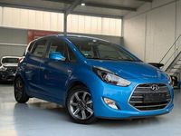 Gebraucht Hyundai ix20 90 PS (66 kW) 2016 Blau Kleinwagen