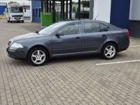 Gebraucht Skoda Octavia Family 102 PS (75 kW) 2012 Grau Limousine