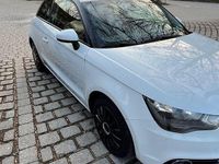Gebraucht Audi A1 Attraction 86 PS (63 kW) 2013 Weiß Kleinwagen