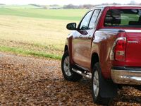 Gebraucht Toyota HiLux 150 PS (110 kW) 2017 Rot Pickup