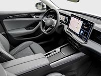 Gebraucht VW Passat Elegance 150 PS (110 kW) 2024 Weiss Kombi