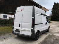 Gebraucht Opel Vivaro 135 PS (99 kW) 2004 Weiß Van / Kleinbus