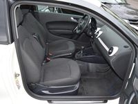 Gebraucht Audi A1 Attraction 86 PS (63 kW) 2010 Weiß Kleinwagen