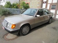 Gebraucht Mercedes E230 132 PS (97 kW) 1991 Andere farben Limousine