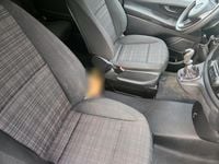 Gebraucht Mercedes V220 163 PS (119 kW) 2017 Blau Van / Kleinbus