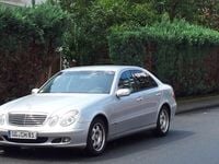 Gebraucht Mercedes E220 Classic 204 PS (150 kW) 2003 Silber metallic Limousine