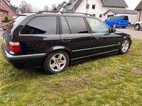 Gebraucht BMW 323 170 PS (125 kW) 1998 Schwarz Kombi