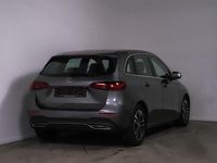 Neu Mercedes B200 Advanced 163 PS (119 kW) 2025 Metalliclack mountaingrau Van / Kleinbus