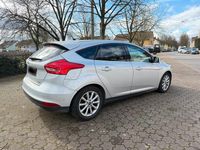 Gebraucht Ford Focus Titanium 125 PS (91 kW) 2015 Silber Limousine