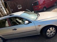 Gebraucht Ford Mondeo 125 PS (91 kW) 2003 Silber Kombi