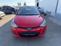 Gebraucht Hyundai i20 Edition 86 PS (63 kW) 2013 Rot Kleinwagen