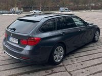 Gebraucht BMW 320 184 PS (135 kW) 2012 Grau Kombi