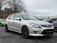 Gebraucht Hyundai i30 90 PS (66 kW) 2012 Silber Kombi